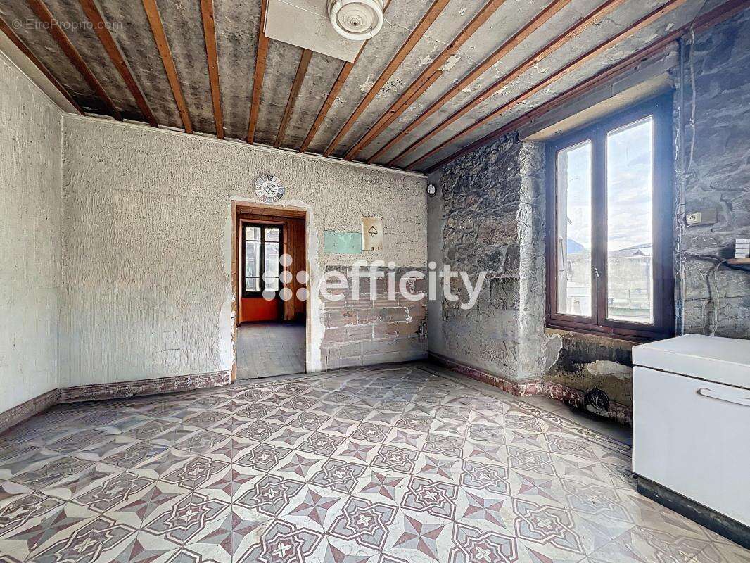 Maison à SAINT-PIERRE-EN-FAUCIGNY