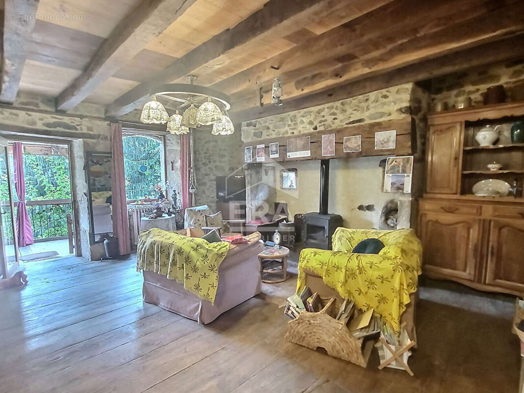 Maison à LACAPELLE-MARIVAL