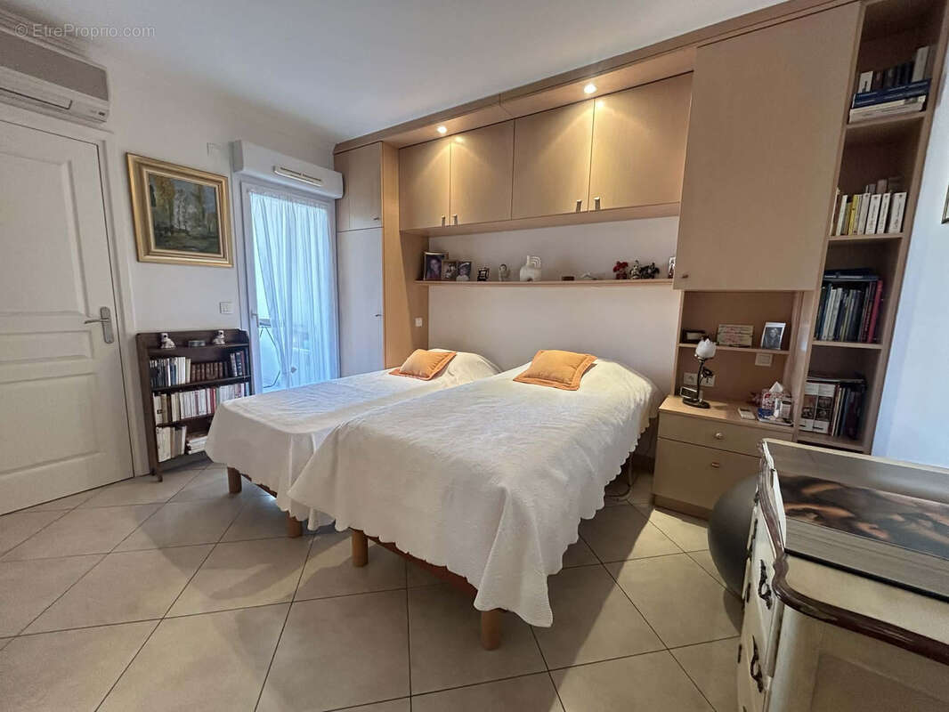 Autre à SAINT-RAPHAEL