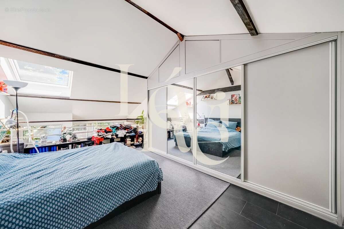 Appartement à CHARENTON-LE-PONT