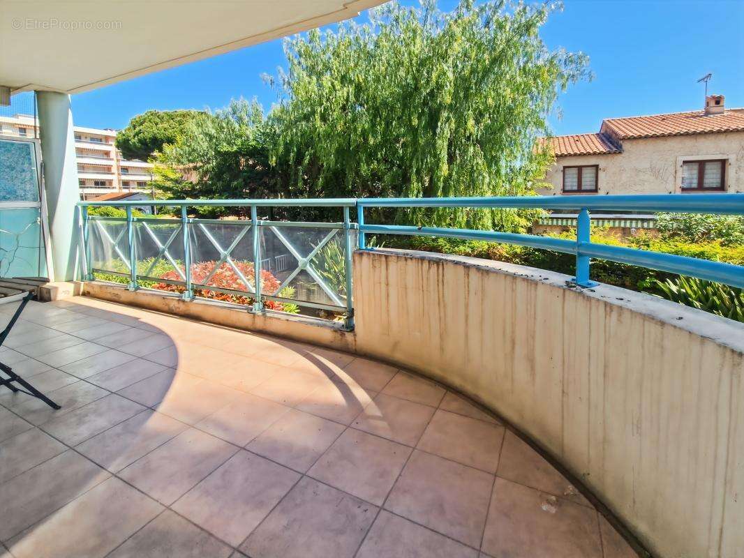 Appartement à SAINT-LAURENT-DU-VAR