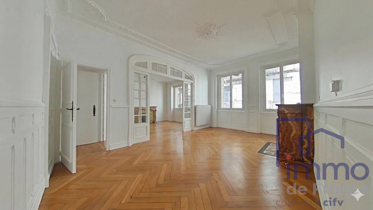 Appartement à SAINT-ETIENNE