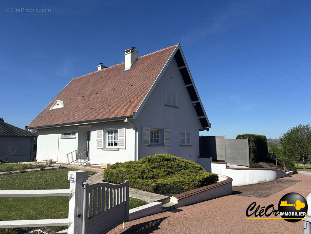 Maison à SAINT-LEGER-SUR-DHEUNE