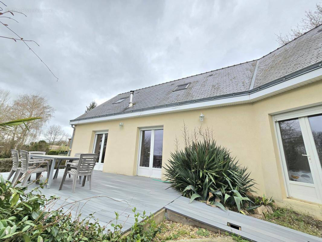 Maison à NOTRE-DAME-DU-PE