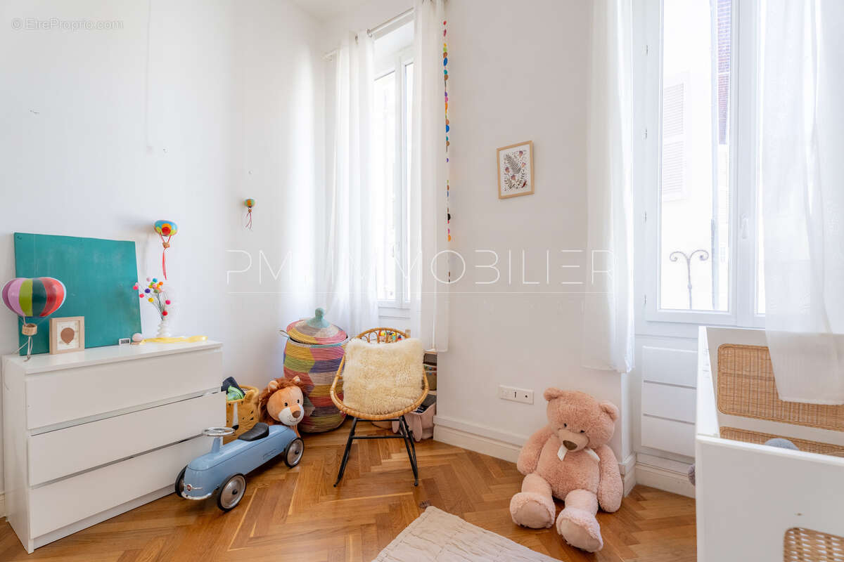 Appartement à MARSEILLE-1E