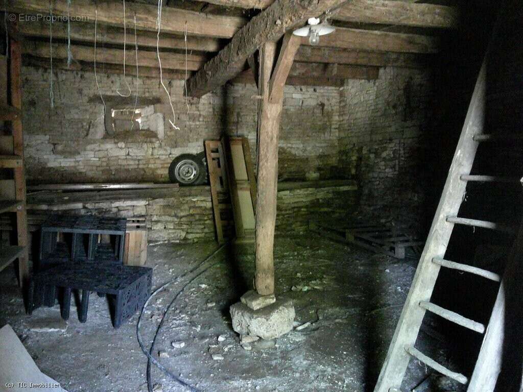 Maison de Campagne Avec Dépendances. Investissement Potentiel - photo 21
