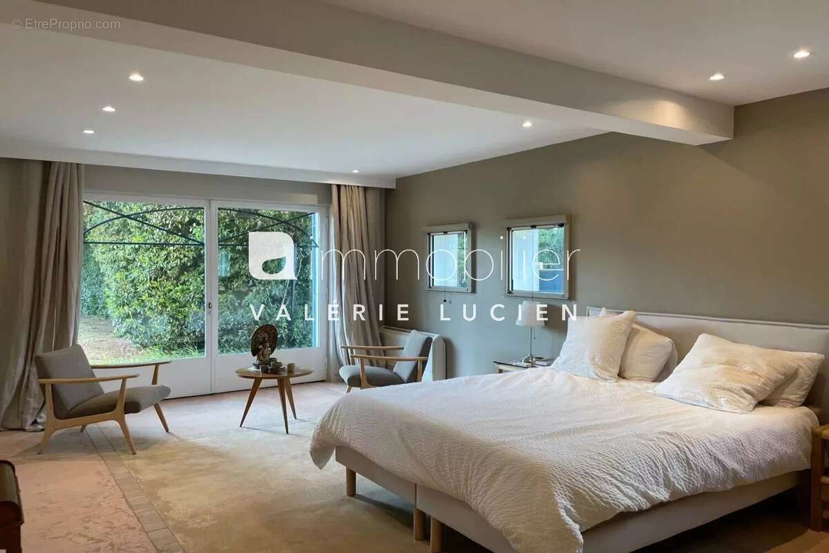 Maison à FONTVIEILLE