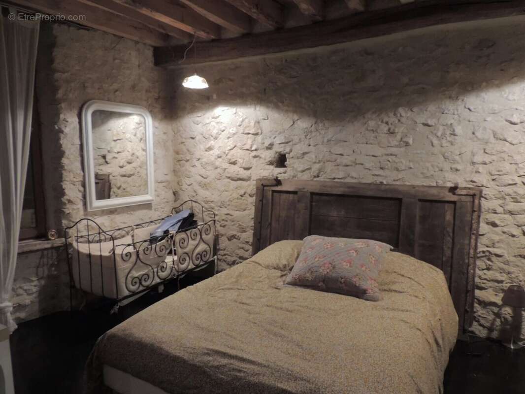 Maison à JOUY-LE-CHATEL