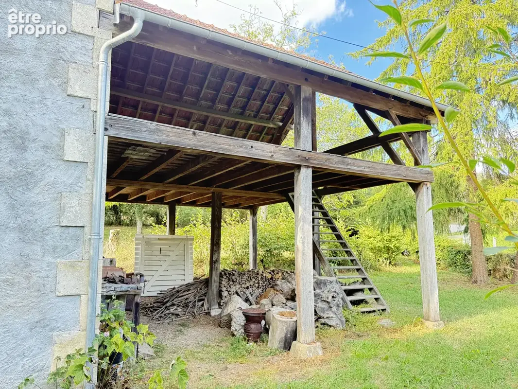 Feux - longere - terrain 8400 m2 - photo 3