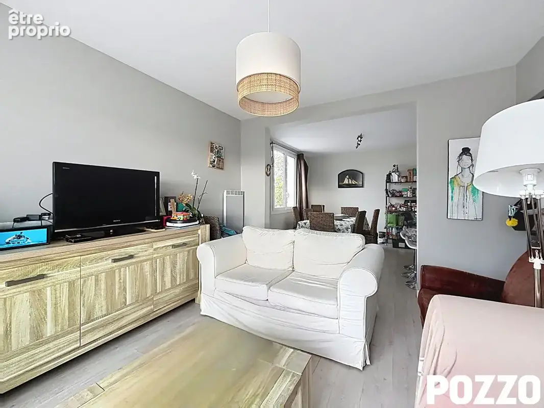 Agon Coutainville, grande maison tout proche centre, commerces et plages , trois logements en bon état général, jardin,et cour - photo 10