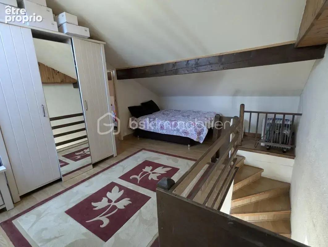 Charmante demeure avec vue imprenable sur le Château de Château-Thierry – 185 m², terrasse et dépendance locative - photo 12