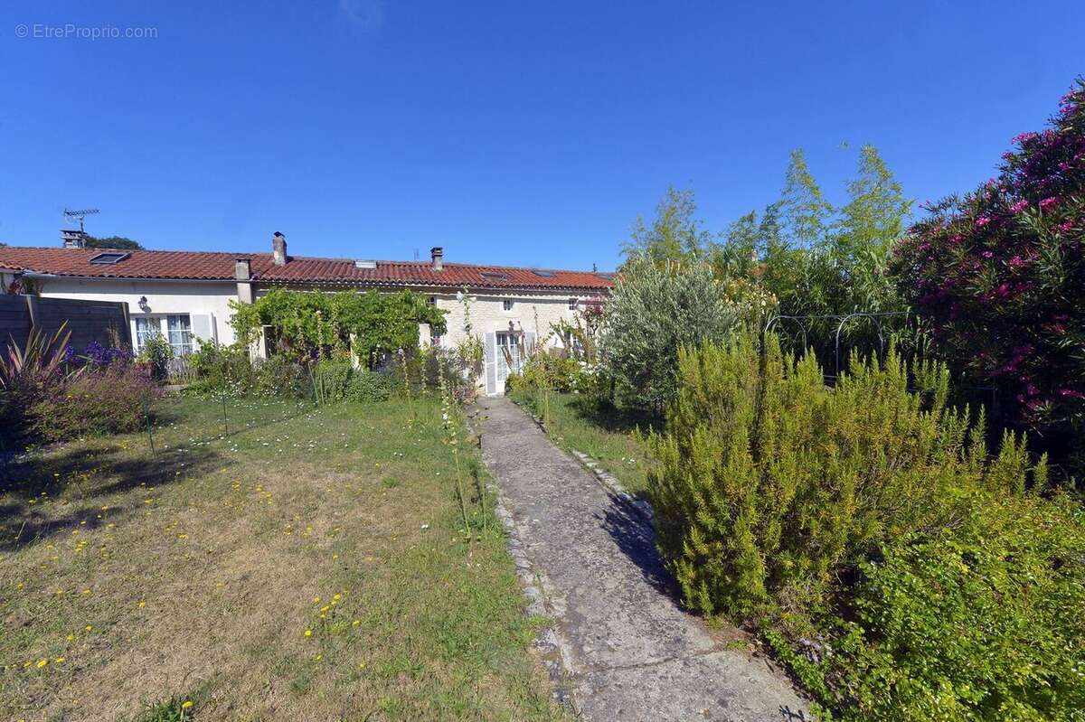 Maison à BARZAN
