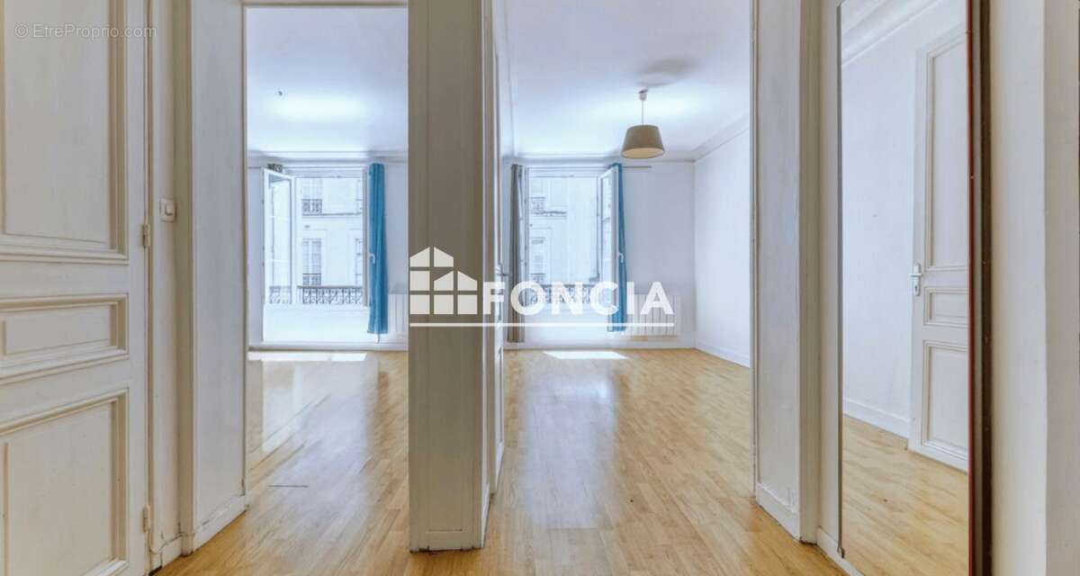 Appartement à PARIS-3E