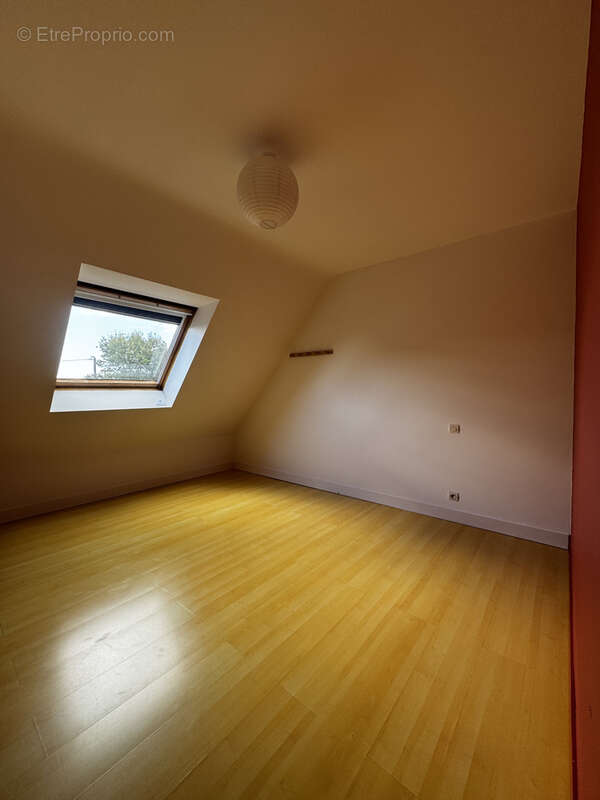 Maison familiale de 138 m2 sur terrain constructible de 1 913 m2 - photo 17