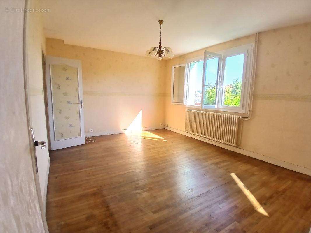 Maison lumineuse 4 chambres avec terrain clos et arboré - photo 5