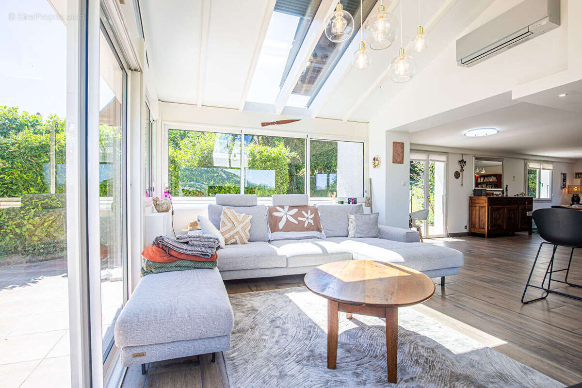 Agence immobiliere laforet - exclusivite - "lavande" - maison individuelle de 126,70m² - sous-sol complet 48,07m²  - dpe c - ter - photo 4