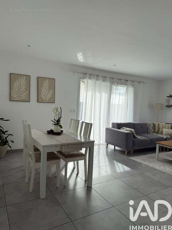 Photo 5 - Maison à HUEST