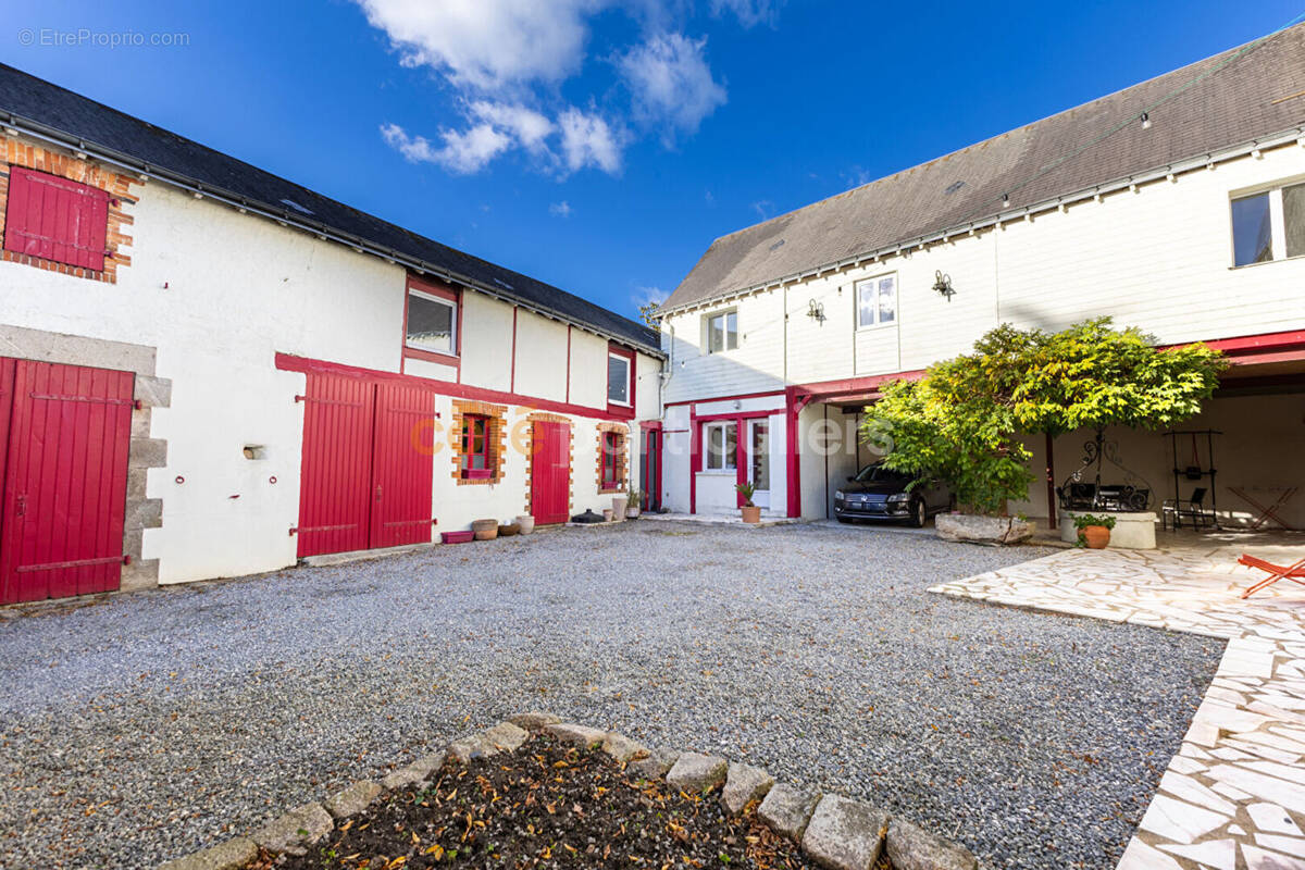 Maison à VIEILLEVIGNE