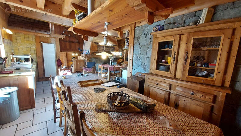 Maison à CHANTELOUVE