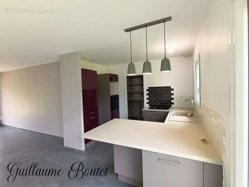 Maison à SAINT-CHRISTOLY-DE-BLAYE