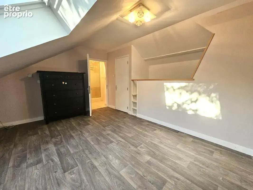 Maison BBC, 4 chambres, une mezzanine, un grand garage sur u - photo 10