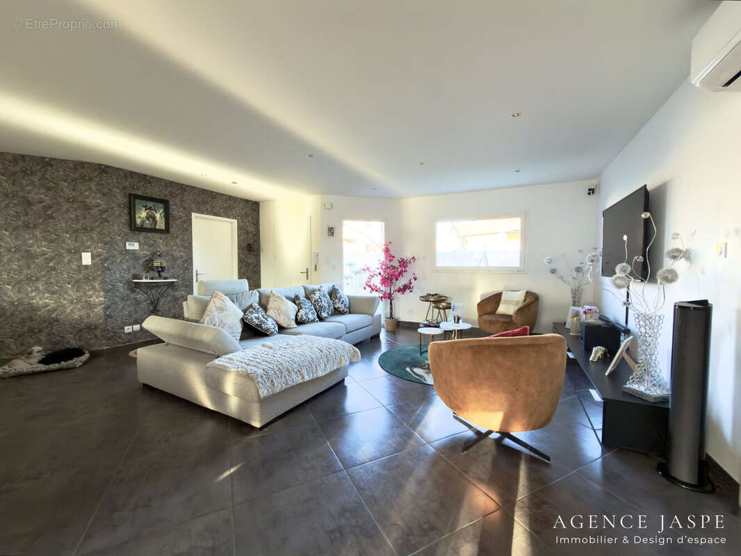 Maison à SAINT-CYPRIEN