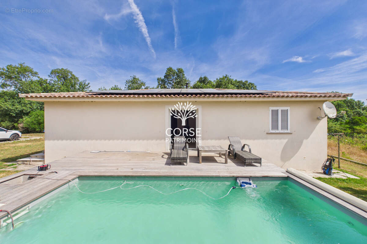 Maison individuelle avec piscine et garage - photo 13