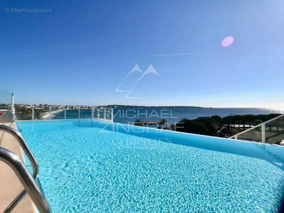 Appartement à VALLAURIS