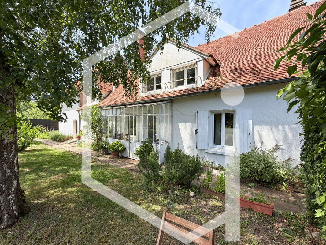 Maison à COSNE-COURS-SUR-LOIRE