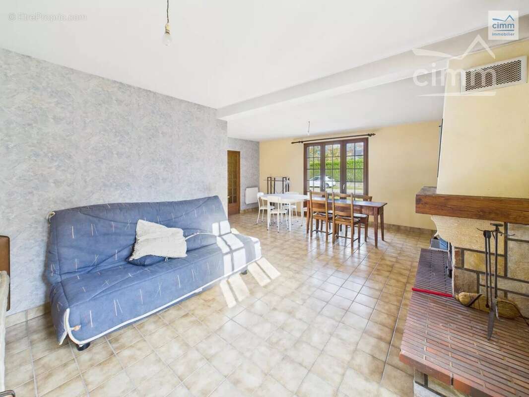 Maison à LES BRULAIS