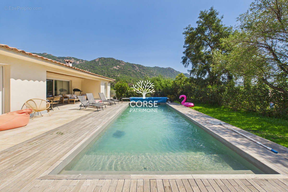 Maison avec piscine et dépendance - photo 29