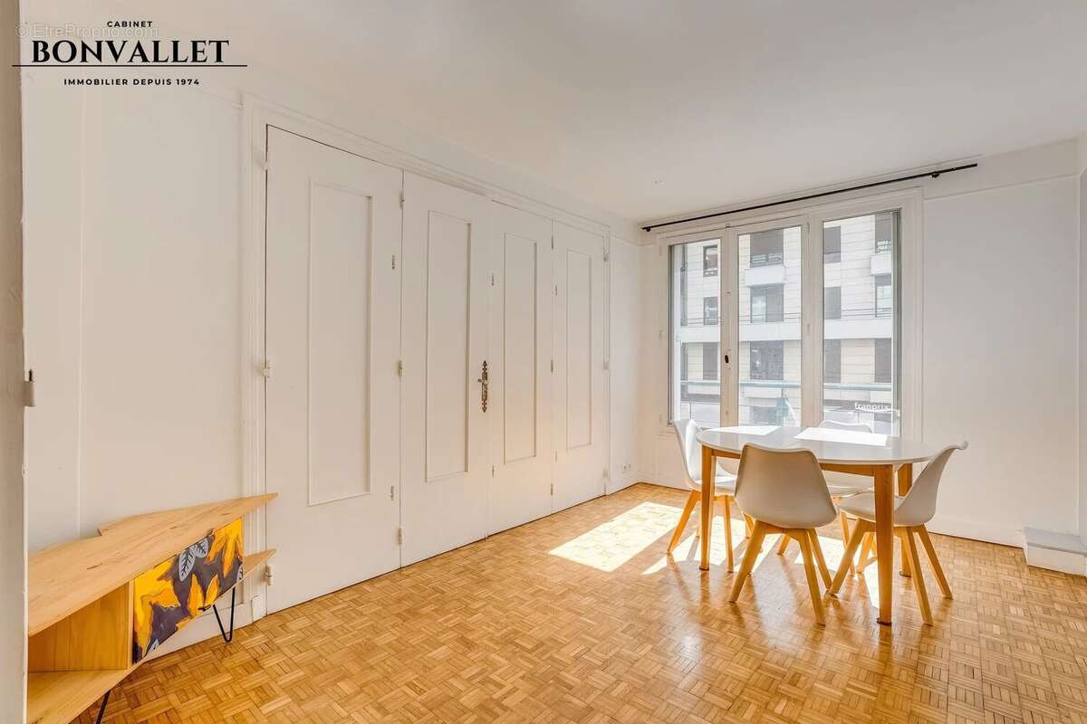 Appartement à PARIS-15E