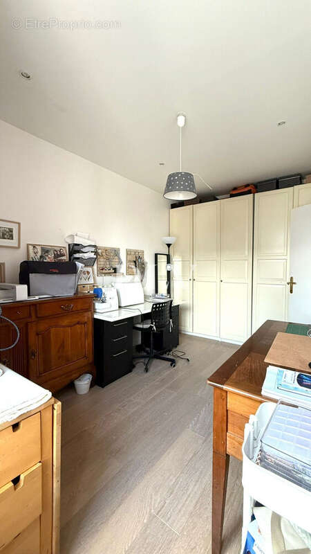 chambre 3 - Appartement à FONTAINEBLEAU