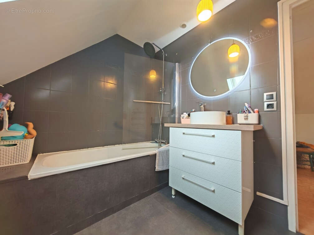 Maison à FLEURY-SUR-ORNE