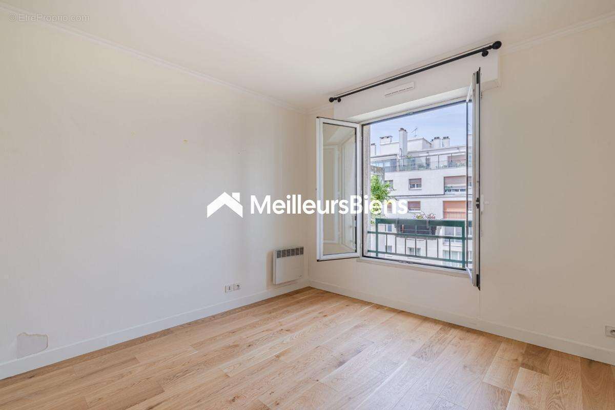 Appartement à PARIS-10E