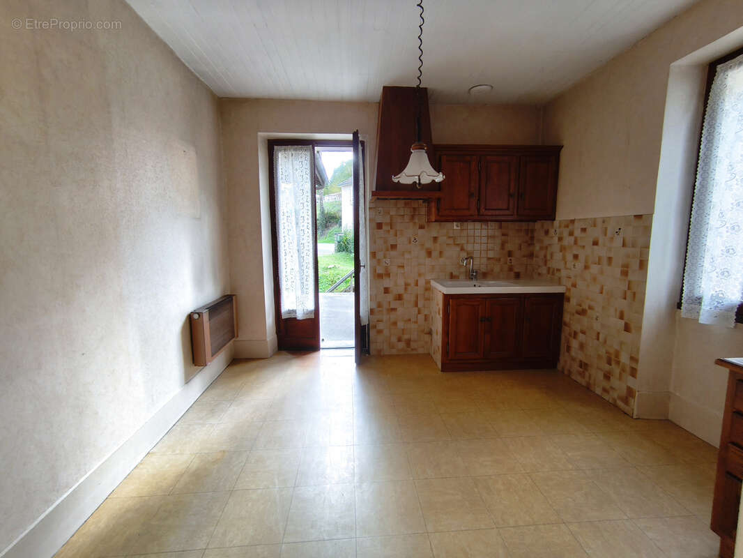 Maison à DECAZEVILLE