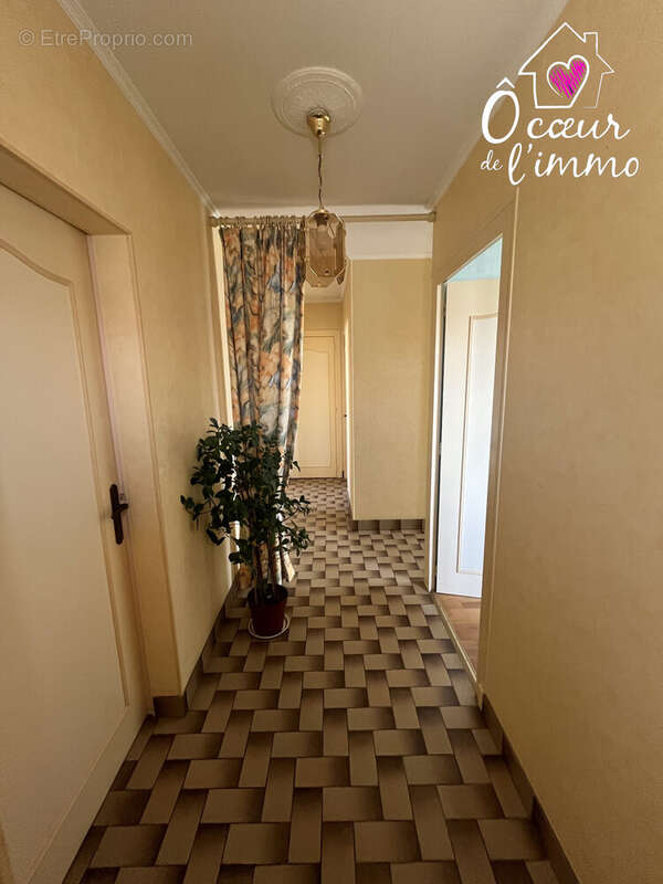 Maison 110 m² à Saint-Pierre-Des-Echaubrognes  - photo 8
