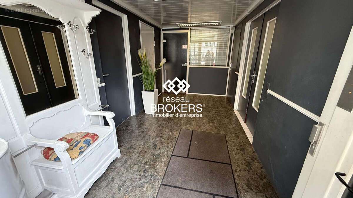 Appartement 397 m² à Villemomble  - photo 4