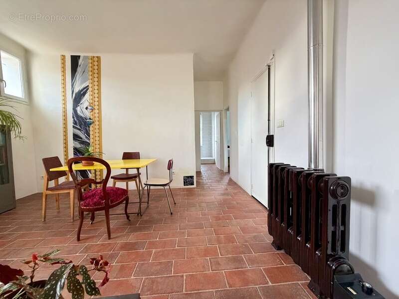 Appartement à MARSEILLE-5E