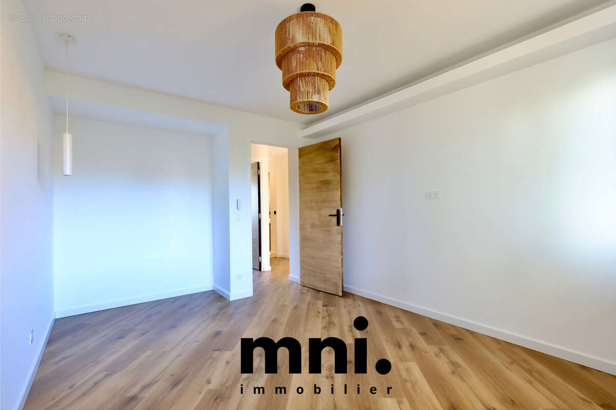 Appartement à SIX-FOURS-LES-PLAGES