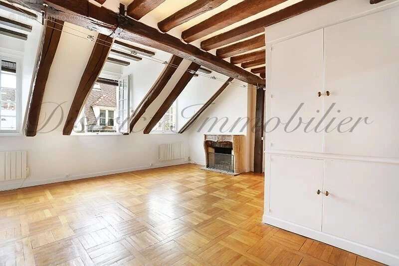 Appartement à PARIS-4E