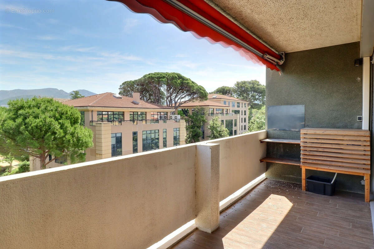 Grand T4---Grand Balcon---Loggia---Cave--- - photo 17
