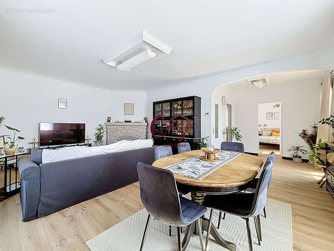 Maison familiale 5 chambres avec piscine, garage et grand jardin à Saint-Loubès - photo 2