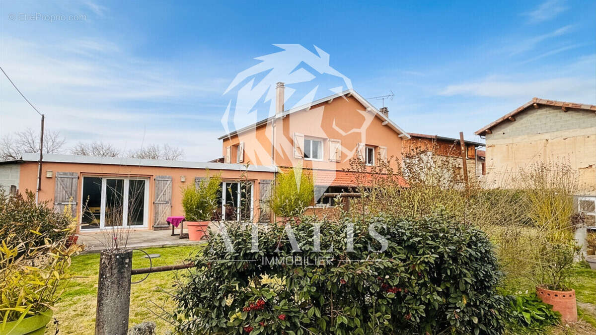 Maison à SAINT-JUST-DE-CLAIX