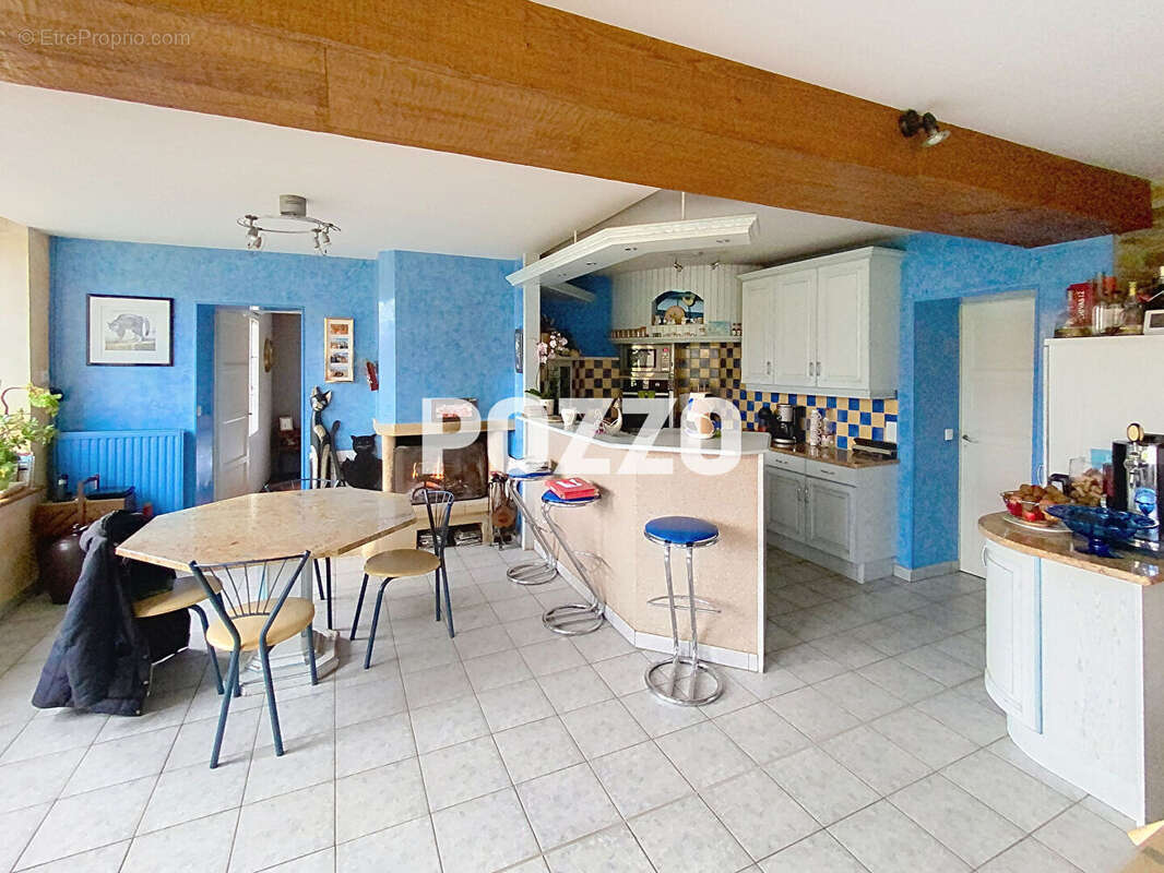 A VENDRE : Corps de ferme rénové alliant confort et modernité 137 m² - photo 7