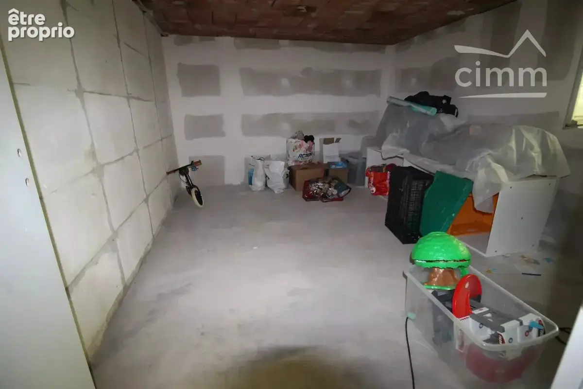A vendre une maison entièrement rénovée avec jardin et garage - photo 26