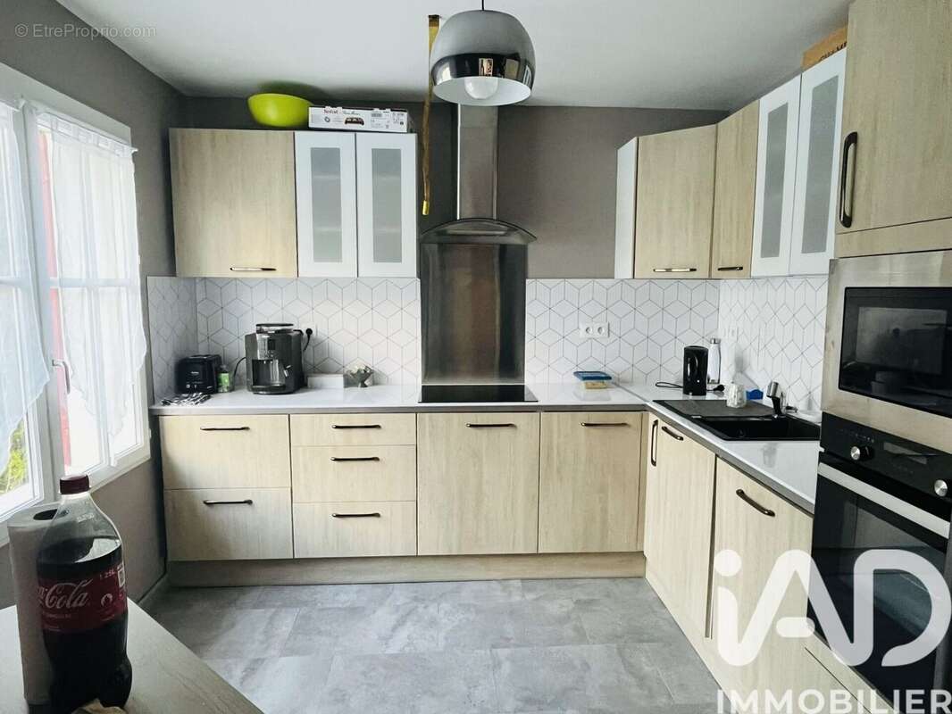 Photo 3 - Maison à SALON