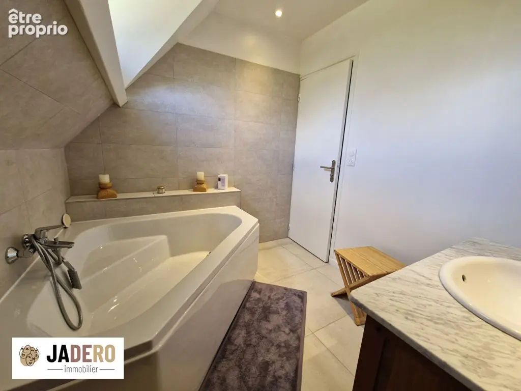 Maison familiale de 187 m² , 4 à 5 chambres , Terrain de 3 011 m² , Saumont-la-Poterie - photo 7