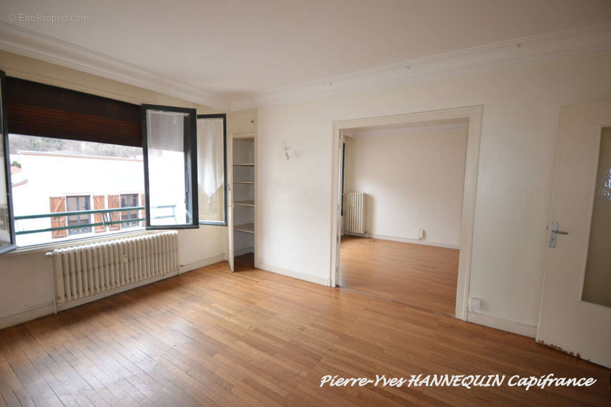 Appartement T4 de 96 m² avec beaux volumes – Quartier prisé proche centre-ville ALBERTVILLE (73) - photo 2