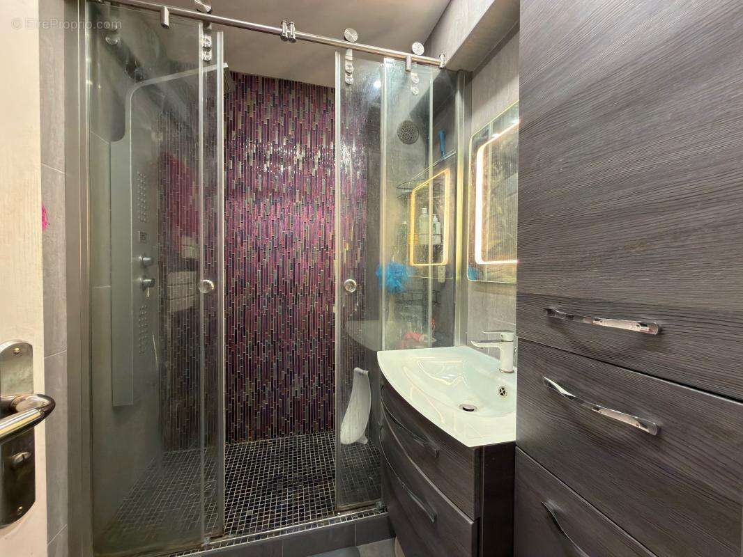 Appartement à SAINT-MAUR-DES-FOSSES
